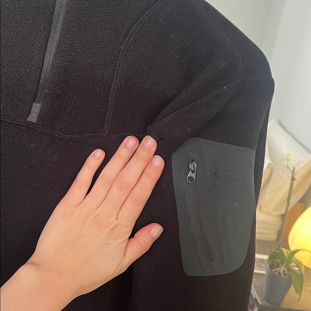 Arcteryx Black Half-Zip Pullover Sweater - Picture 2 of 3